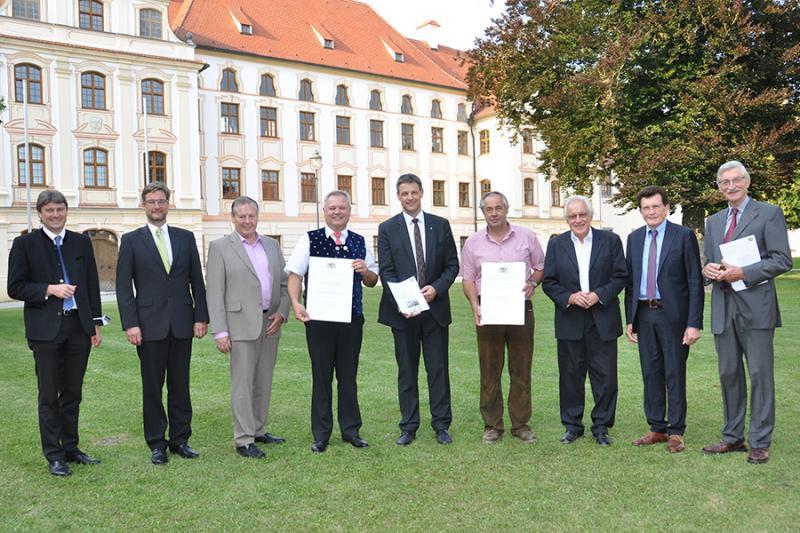 Überreichen der Urkunden für den Staatspreis 2020 Land- und Dorfentwicklung an der SDL Thierhaupten