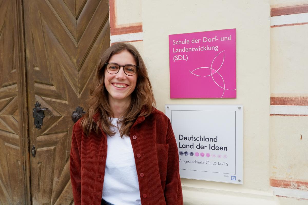 Praktikantin Alena Wartha an der SDL Thierhaupten